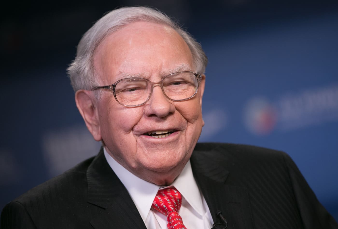 Buffett’s Berkshire Snaps Up Record $24.7 Billion of Own Stock