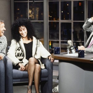 how-the-desk-in-american-late-night-talk-show-set-became-an-american-icon