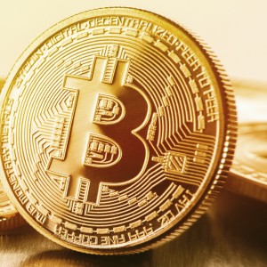 Bitcoin Whipsaws Investors With Same-Day Plunge, Rally of 30%