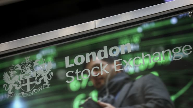 These UK Stocks Are Expected To Pay Bumper Dividends But Beware Of Broken Promises
