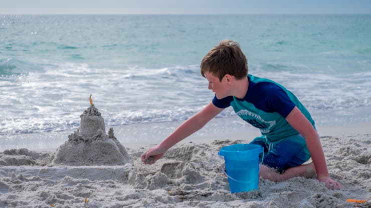 5 ‘Financial Defenses’ You Can Put In Place To Build Wealth, According To Experts