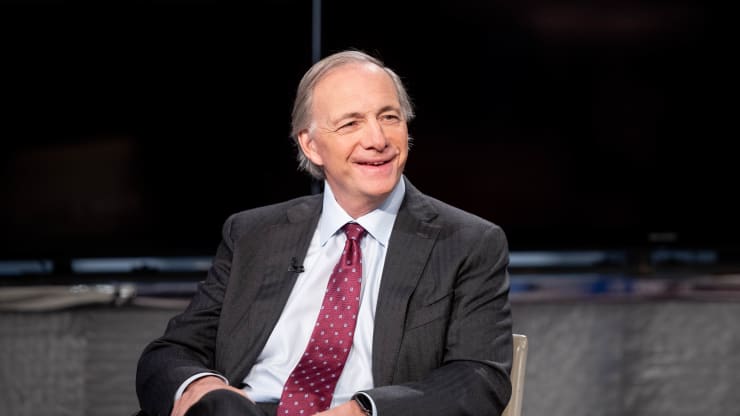 Bitcoin Vs. Gold: Here’s What Billionaire Ray Dalio Thinks