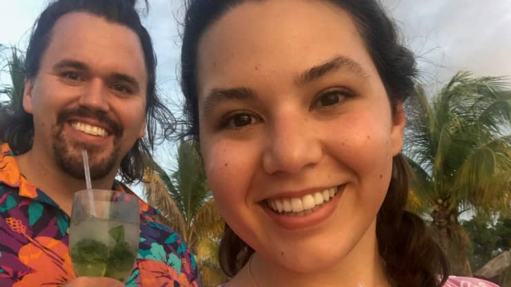 This 26-Year-Old Saved 86% Of Her Earnings In 2020—And Is Working Toward Retiring At 32