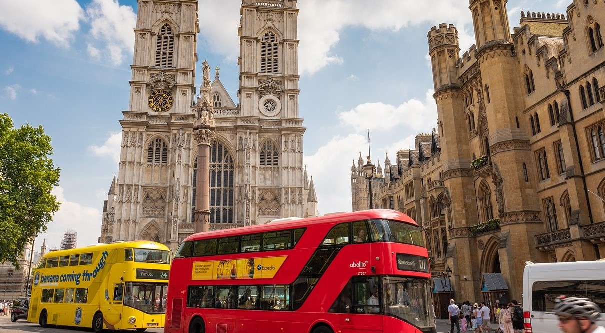 UK Overhaul Travel List Barriers - Amber List Scrapped 