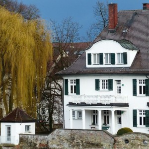 china-fantasia-real-estate-developer-defaults-on-its-debts-another-real-estate-crisis