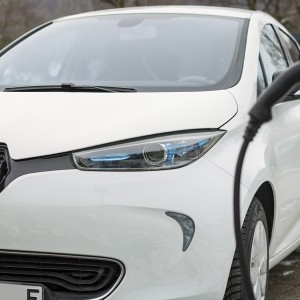 lucid-air-dream-electric-car-rated-the-longest-range-battery-powered-car-at-520-miles