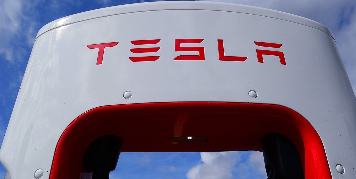 Tesla: Plans To Change Its Standard-Range Cars Battery To A More Cost Effective LFP Cathode
