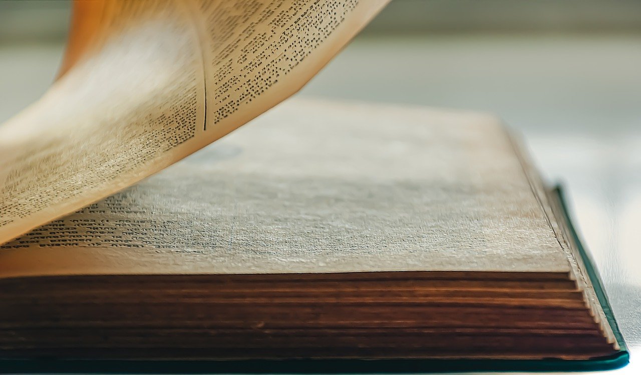 Simon Sinek: These 2 Life-Changing Books Will Rewire Your Brain For Success