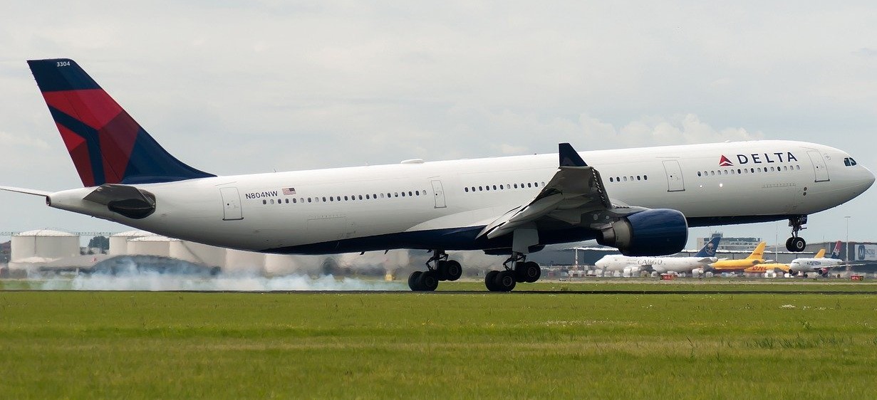 Delta, United Not Yet Considering Flight Changes To South Africa amid New Covid Variant Concerns