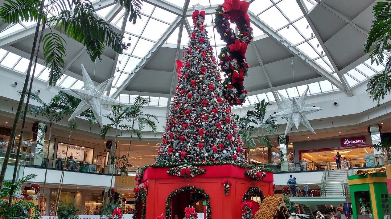 Here Are Some Ways Millionaires Plan To Spend Their Money This Holiday Season. What Are Your Plans?