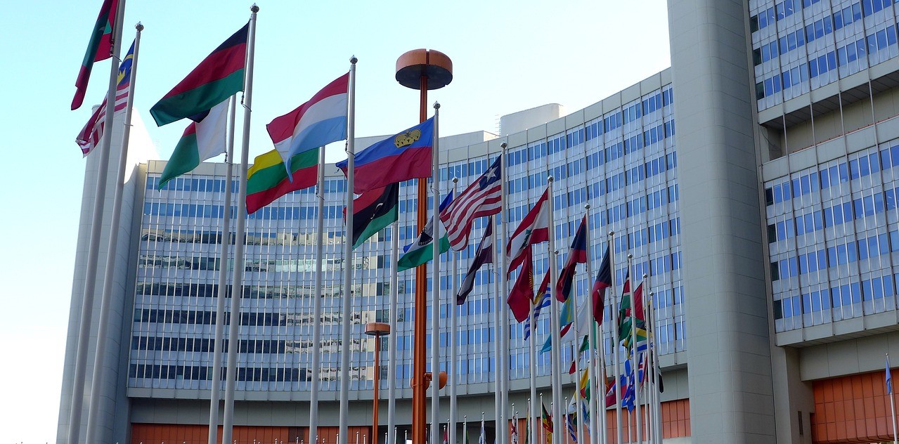 Omicron Restrictions vs Sustaining Economic Activities : A Tricky Balance For World Leaders