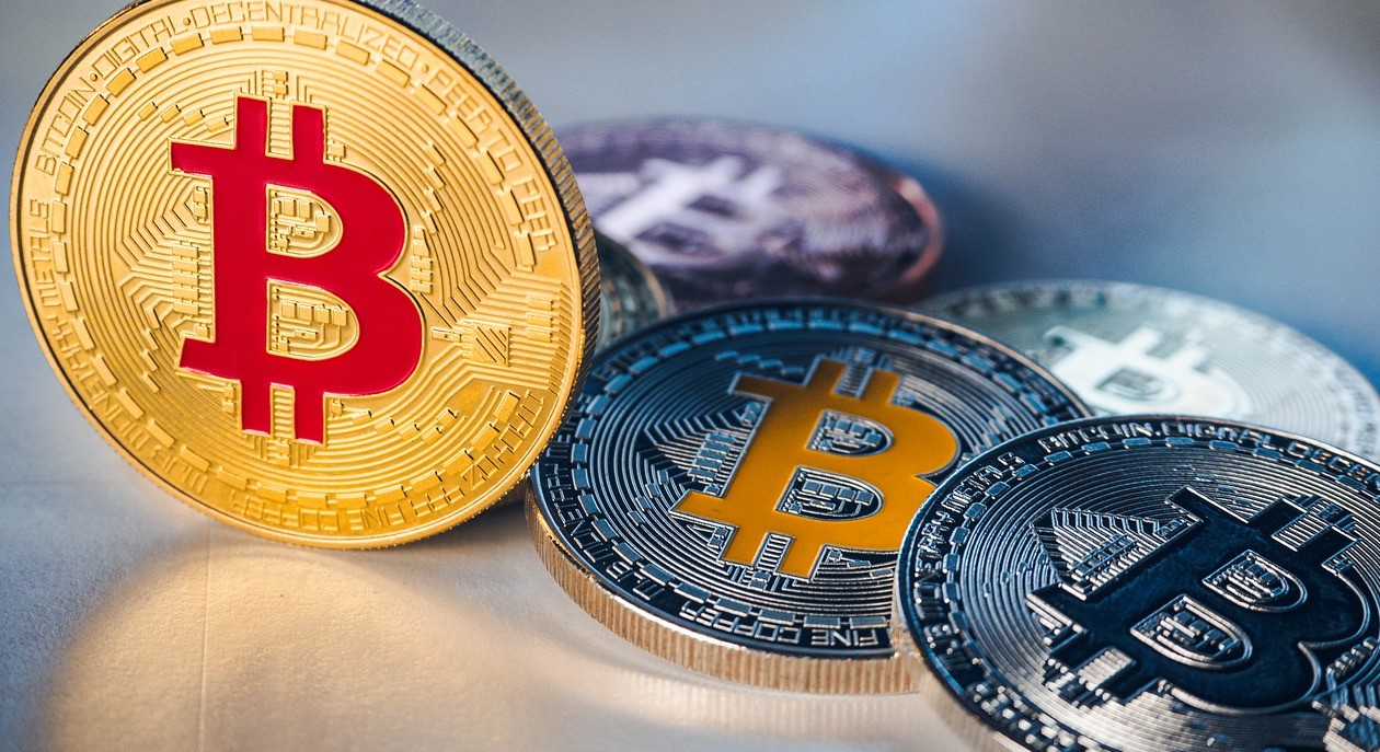 Bitcoin , Ether And Other Cryptos, Tamed By Investrors' Negative Sentiments On Fed Hawkish Minutes 