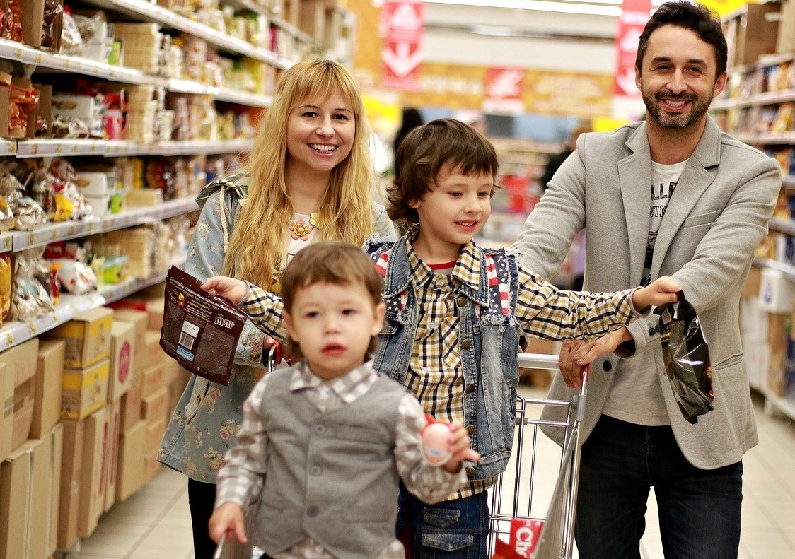 Omicron Boosts UK Supermarket Sales But Constitute A Downside Risk To Hospitality