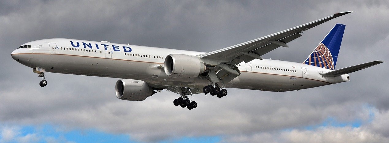 United Airline Counters Omicron Surge As It Brings Vaccines To The Airport For Employee Boosters 