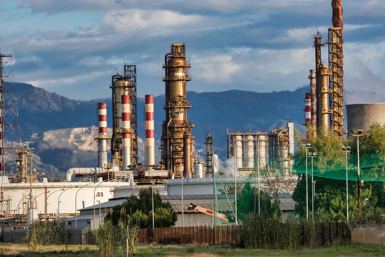 Oil Prices March Closer To $100 Per Barrel As Signs Of Russia-Ukraine Conflict Tensions Rise