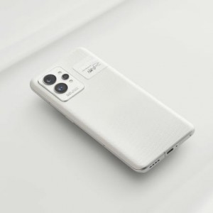 chinese-upstart-realme-looks-to-take-on-apple-others-as-it-launches-first-high-end-phone-overseas