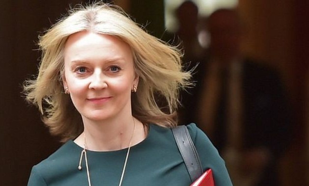 UK Liz Truss : Backs Ukrainians Returning To Fight For Their Country And Democracy