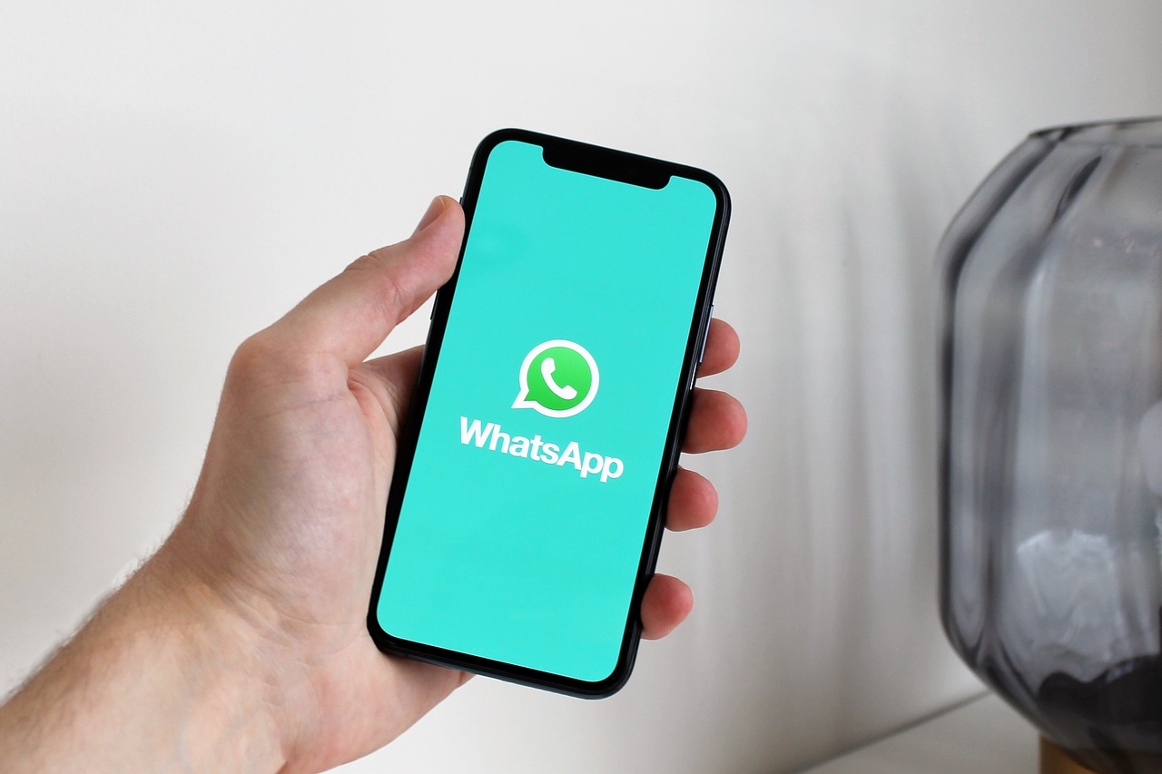 Why WhatsApp Wants You To Stop Using Text Messages