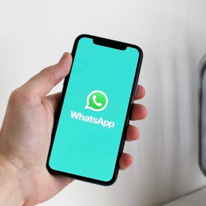 why-whatsapp-wants-you-to-stop-using-text-messages