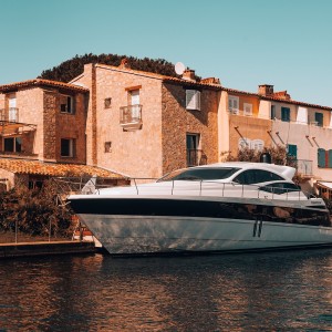 Russian Oligarch Abramovich’s Two Superyachts Worth A Combined $1 Billion Are Escaping Sanctions