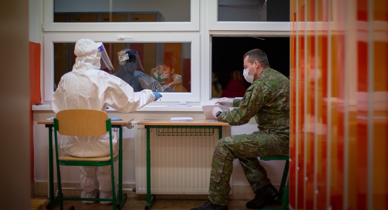 Shanghai Covid -19 Mass Action Containment: China Deploys Military And 38,000 Health Workers