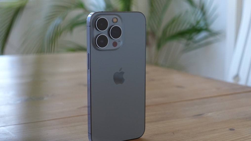 Apple iPhone 13  Manufactured Now From India: A Gradual Shift From China