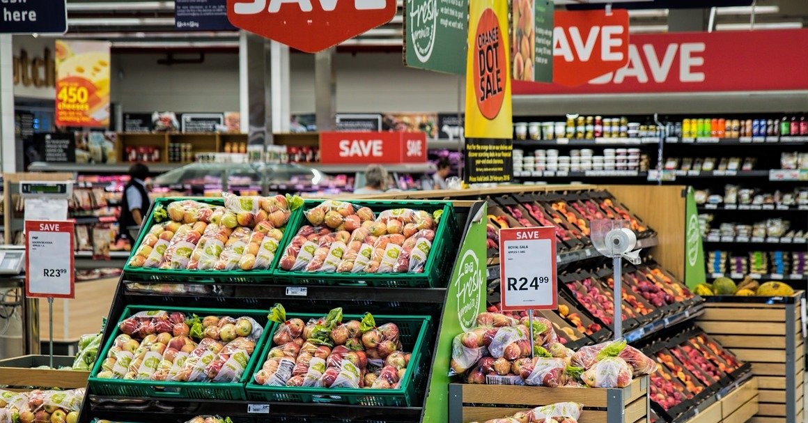 U.S. April Strong Consumer Spending Fueled By Savings And Wage Increases