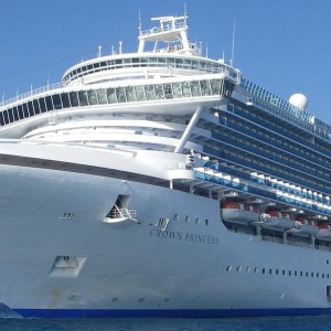 World’s Largest Hybrid Ship  Runs On Gas And Batteries : Set To Cruise Between Britain And France