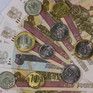 Russian Rouble Nears 4-Week High Versus Dollar