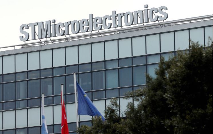 Chipmaker STMicro Sees Sales Growth Slowdown In Fourth Quarter