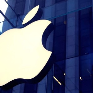 apples-japan-investment-crosses-100-bln-ceo-cook-visits-chip-epicentre