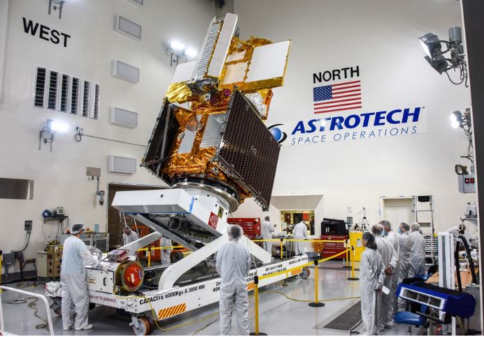 SpaceX Rocket Sends First Global Water Survey Mission Into Orbit