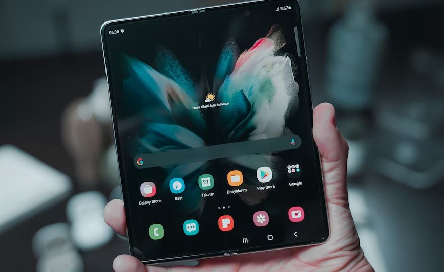 Chinese Companies Launch Foldable Smartphones To Challenge Samsung