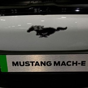 ford-discounts-mustang-mach-e-electric-suvs-in-china