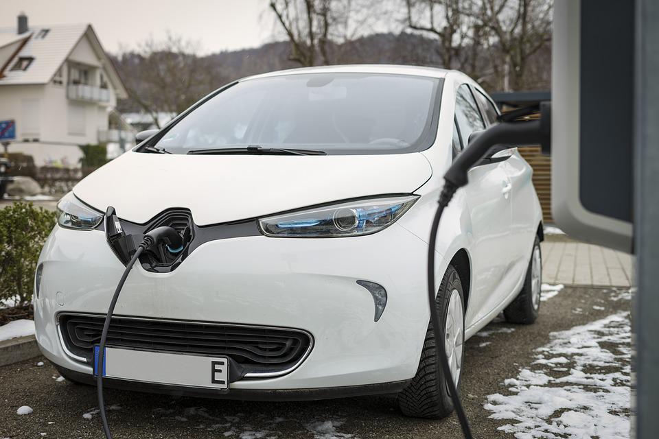 Customer Service Satisfaction Of EV Owners Lower Than ICE Vehicles - Report