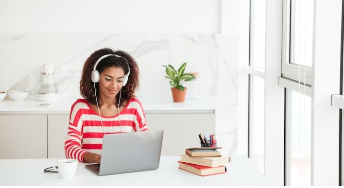 6 Benefits You Can Gain From Online Learning