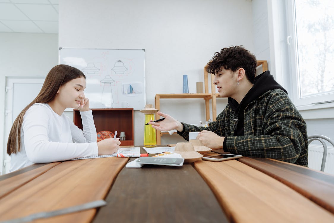 15 Effective Ways to Network as an Online Student