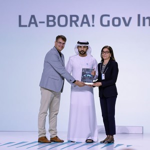 Theyab bin Mohamed awards Global Government Excellence Award winners at WGS 2024's end.