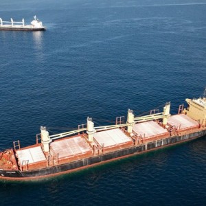 UK ship sinking in Red Sea after Houthi attack drifts north - as US Navy offer help