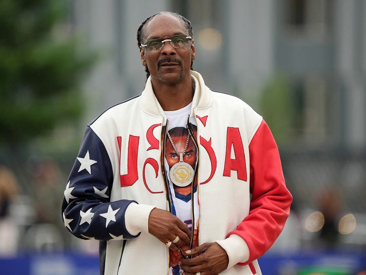 Rapper Snoop Dogg lights up U.S. trials in sprint and commentary stint