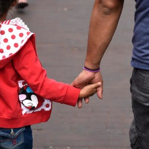 42-percent-of-working-single-parents-in-the-u-s-earn-less-than-17-an-hour-new-oxfam-study-shows