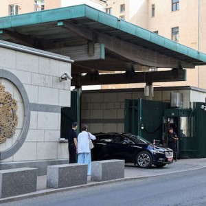 Russia expels U.K. diplomats; Putin warns against deep strikes with Western weapons