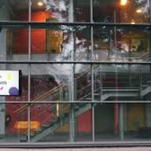 former-chase-uk-boss-swoops-on-atom-bank-stake