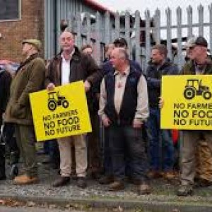 Farmers Protest Inheritance Tax Changes at Downing Street