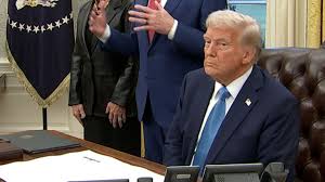 Markets Slide as Trump Imposes Tariffs, Warns UK on Trade