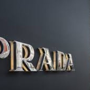 prada-leads-the-race-to-acquire-versace-in-a-e1-5-billion-deal