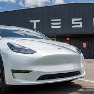 tesla-booted-from-vancouver-international-auto-show-over-safety-concerns